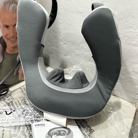 HoMedics Neck Massager DUAL COMFORT PRO Shiatsu and Vibration with Heat - Picture 9 of 16